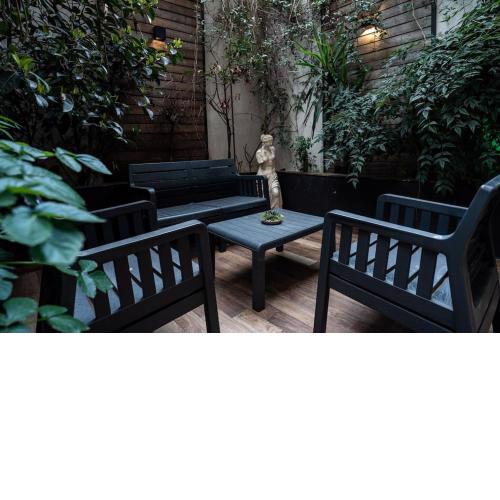 Spacious and Stylish 3BR w Private Garden
