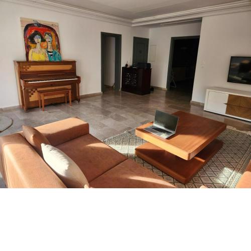 Spacious Apartment Modern