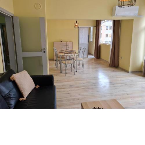 Spacious apartment "Sunny Sofia" in the heart of Varna city