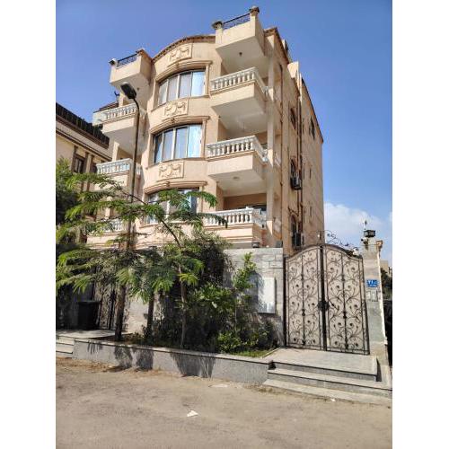 Spacious apartment with beautiful garden near AUC & point 90 mall in fifth settlement