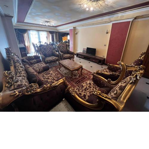 spacious apartment with garden and private entrance