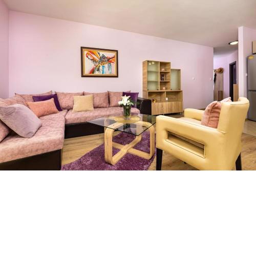 Spacious Central Apt by Stefanie / close to MU
