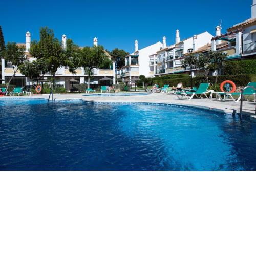 Spacious flat with pool in Marbella