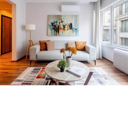Spacious Modern 4-bed2bath Central Oasis! #370