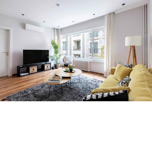 Spacious Modern Airy 4bed2bath Central Home! #369