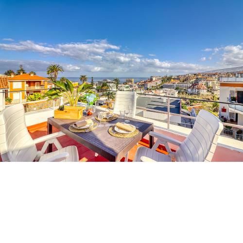 Spacious Penthouse with King-size bed, Huge terrace, Ocean & Teide view