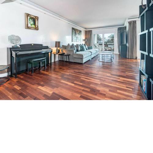 Spacious sea view apartment Ref M31