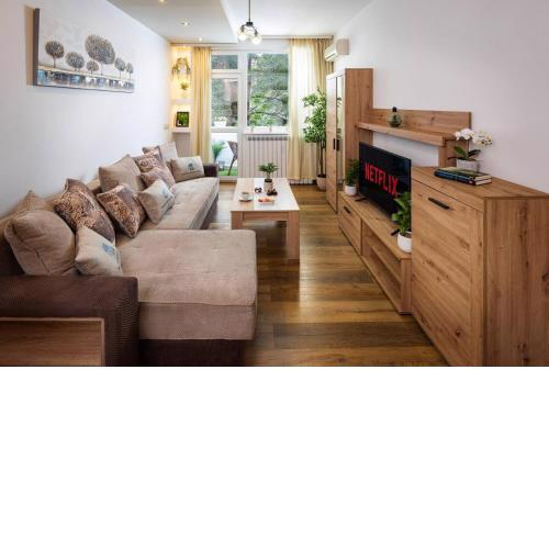 Spacious With Lovely Terrace