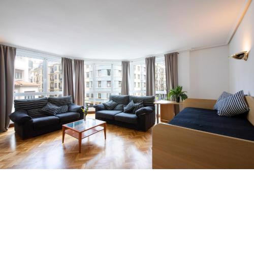 Spacious Zurriola Beach Apartment