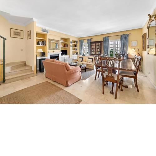Spacy stylish Aloha townhouse