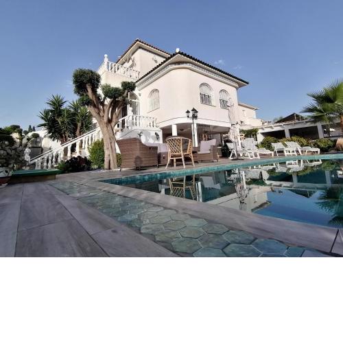 Spanish Villa with private pool