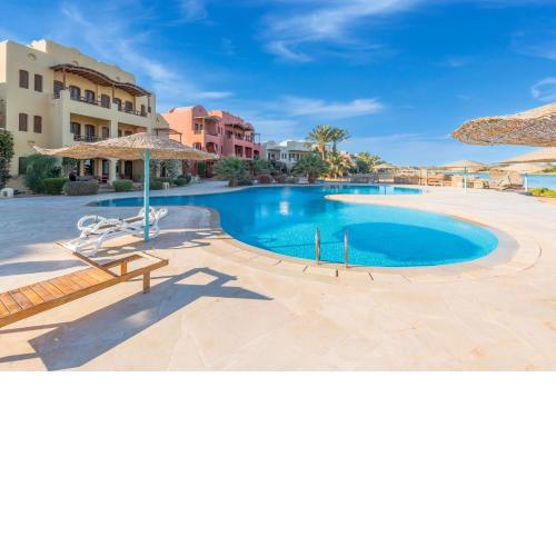 Special style apartment with pool at lagoon
