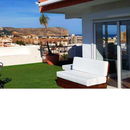 Spectacular penthouse 100m from beach