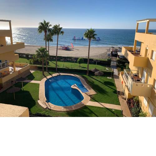Spectacular penthouse in front of the sea, 200 m2 terrace - Arruzafa Playa