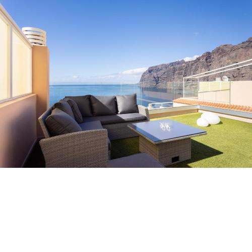 SPECTACULAR PENTHOUSE WITH AMAZING VIEWS
