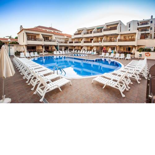 Spectacular Renovated Apartment, 5 min to Camison Beach, with AirCon