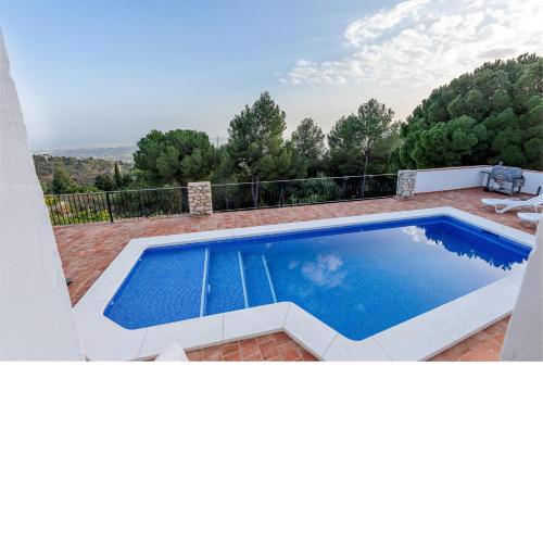 Spectacular views private villa Valtocado