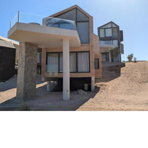 Splendid 2BR Seaview Getaway Free Pool & Beach access