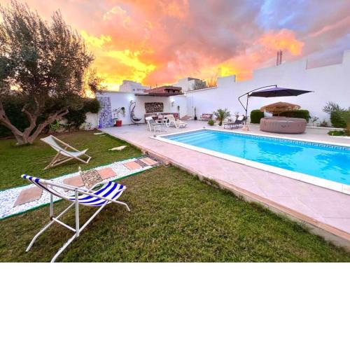Splendide villa avec piscine, jacuzzi et jardin