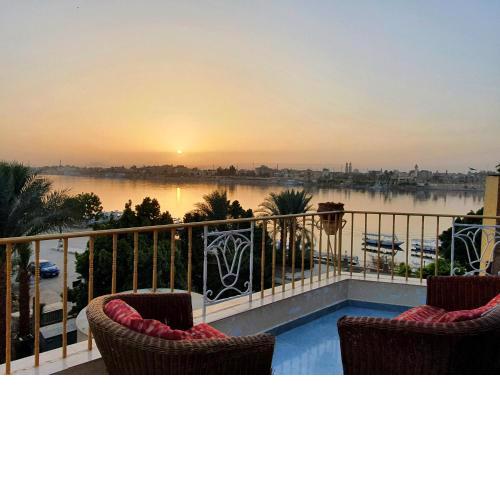 Spring Hotel Luxor