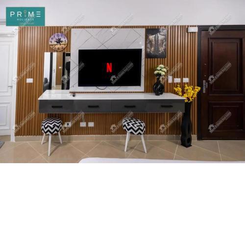 SS-2256 Golf heights Studio