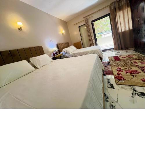 Star guest house pyramids view