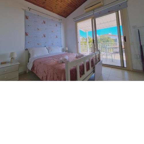 STAY Crystal Waves Maisonette