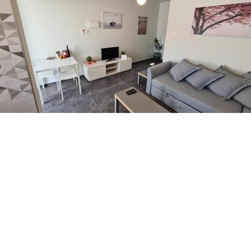 STAY Nissi Twins Apts