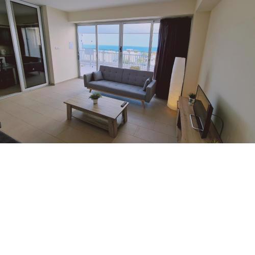 STAY Sunrise Beach Apt 2