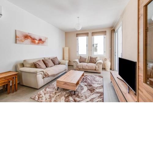 Steni Views Apartment by Ezoria Villas