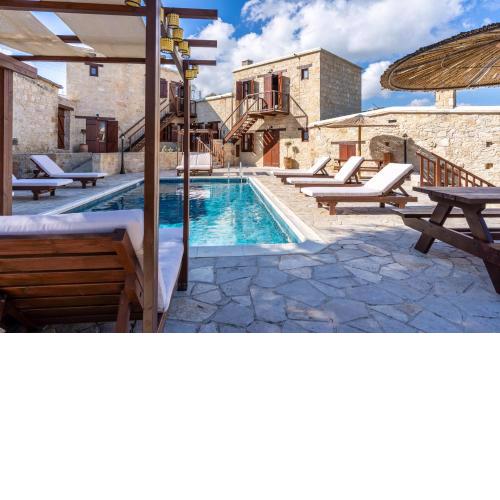 Stone Court Boutique Studios