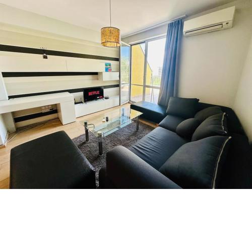 Student Town 1BDR APT
