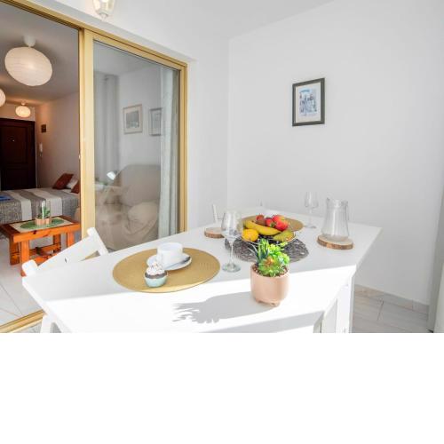 Studio Apolo VI-6 by Interhome