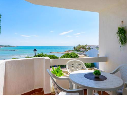 Studio Eurhostal - Seaview by Interhome