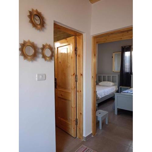 Studio with a spacious garden in Al-Assla