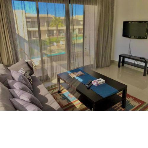 Stunning 1-Bedroom in G Cribs