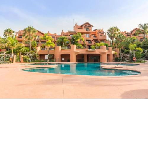 Stunning 2 bed holiday apartment with garden