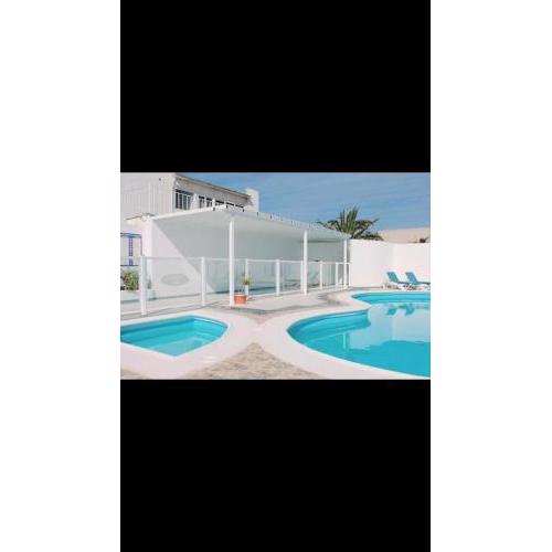 Stunning 2 Bedroom 2 Bathroom 2 Minutes to Beach