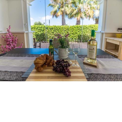 Stunning 2 Bedroom 2 Bathroom Town House - CE7LT