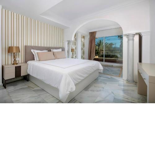 Stunning 2 bedroom apartment Magna Marbella RDR259