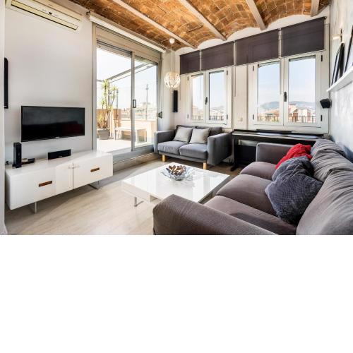Stunning 2-bedroom Apartment With Two Terraces