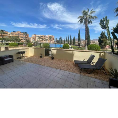 Stunning 2 bedroom ground floor apartment with garden