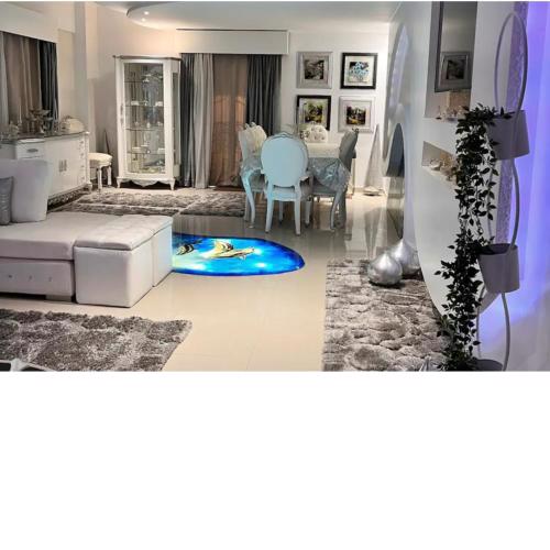 STUNNINg 3BR 4AC CLASSY FURNITURE FLAT شقه من ثلاث غرف فخمه جداااا مجهزه بالكامل للايجار اليومي او الشهري