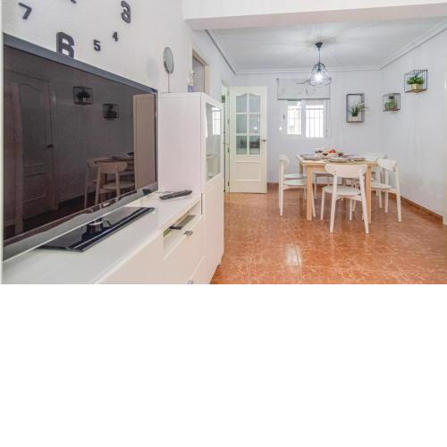 Stunning Apartment In Córdoba With Kitchen