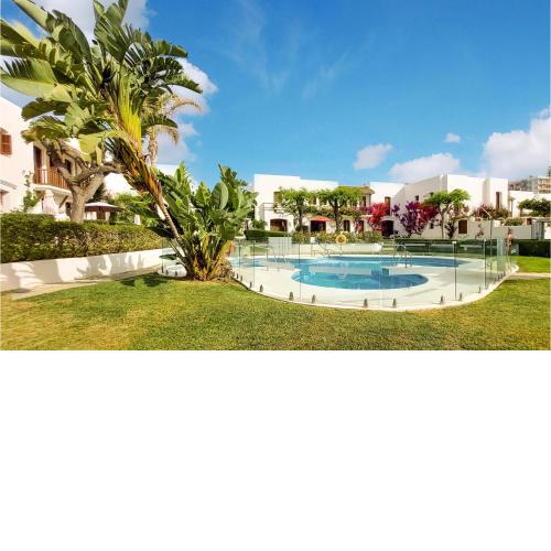 Stunning Apartment In Estepona With Wifi