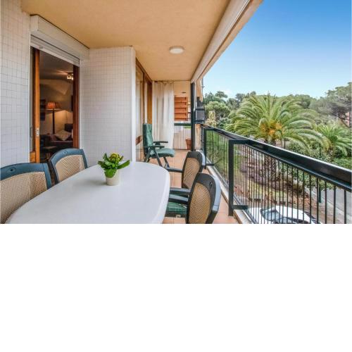 Stunning Apartment In Sant Feliu De Guíxols