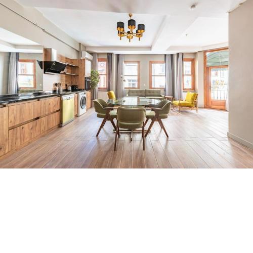 Stunning Bright Central Modern 1bd Balat Gem! #328