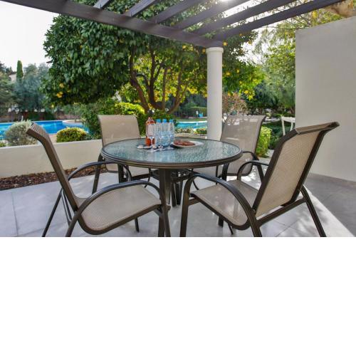 Stunning & Cosy, Direct Pool Access, 2BR, with Private Patio! Serenity Townhouse