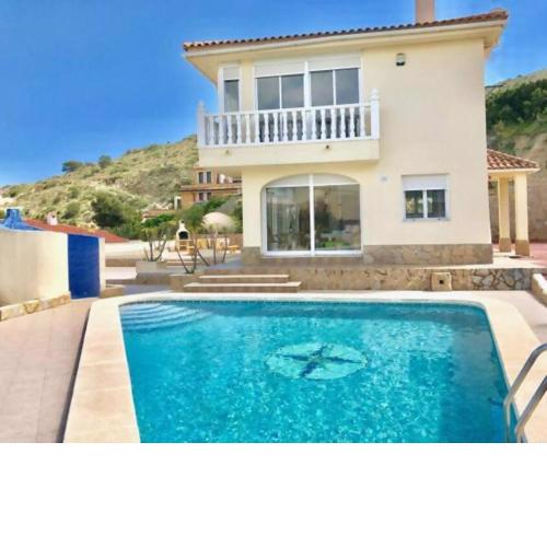 Stunning detached villa with private pool