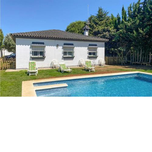Stunning home in Chic, de la Frontera with Outdoor swimming pool, WiFi and 3 Bedrooms